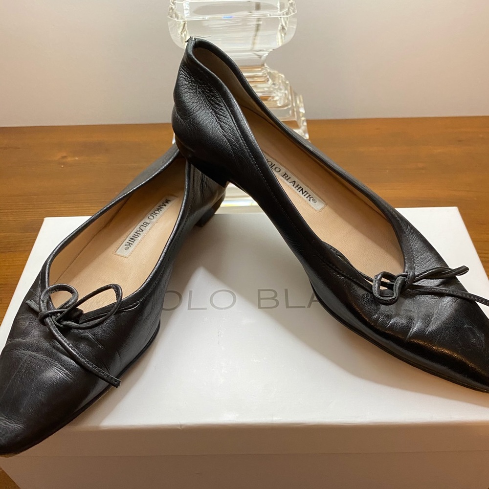 Manolo Blahnik Flat Black Shoes Size 35.5